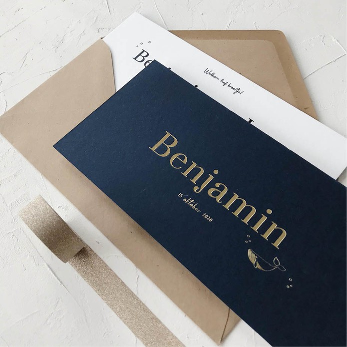 Geboortekaartje met walvis in de kleur donkerblauw