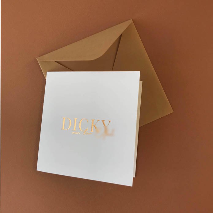 Eenvoudig gevouwen geboortekaartje met caramel goud foliedruk