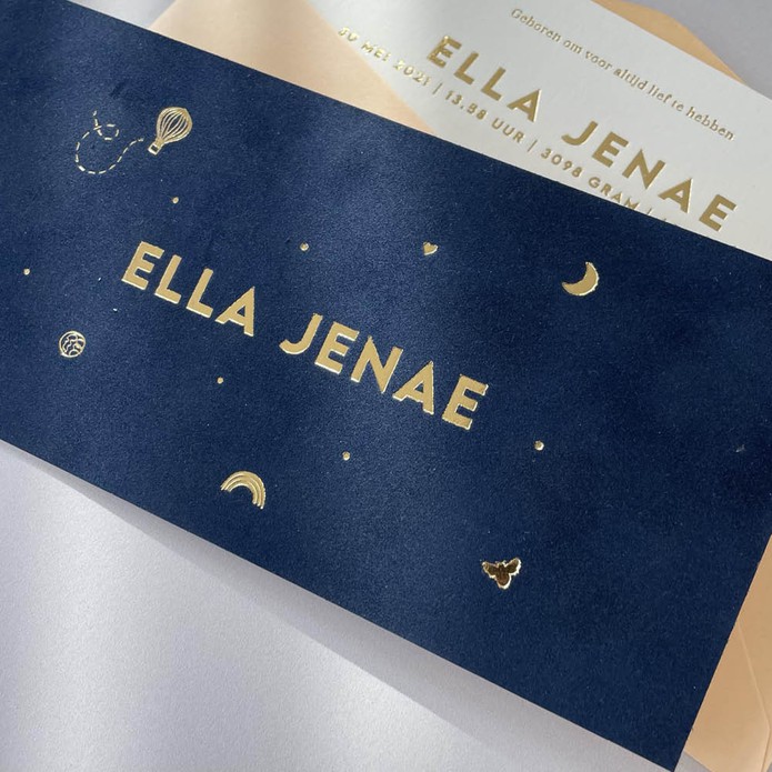 Geboortekaartje op echt velours met goudfolie