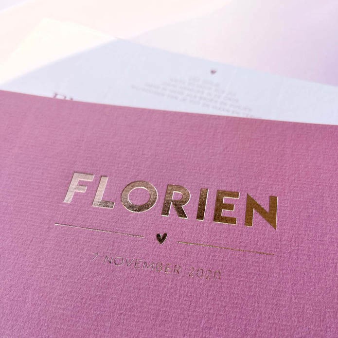 Luxe geboortekaart voor een meisje met rosé glans folie