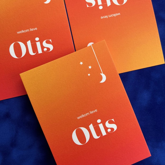 Geboortekaartje met oranje en gele verloopkleuren