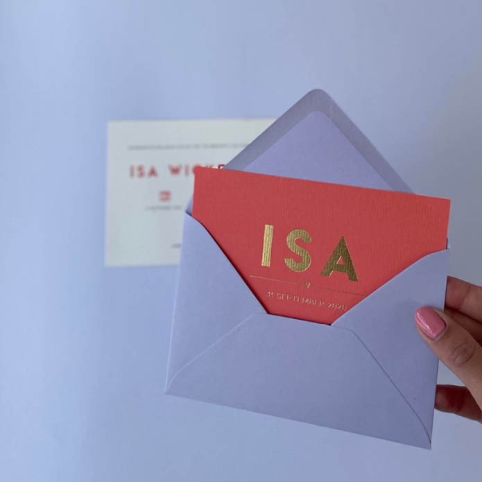 Geboortekaartje met goudfolie en hartje op de voorkant