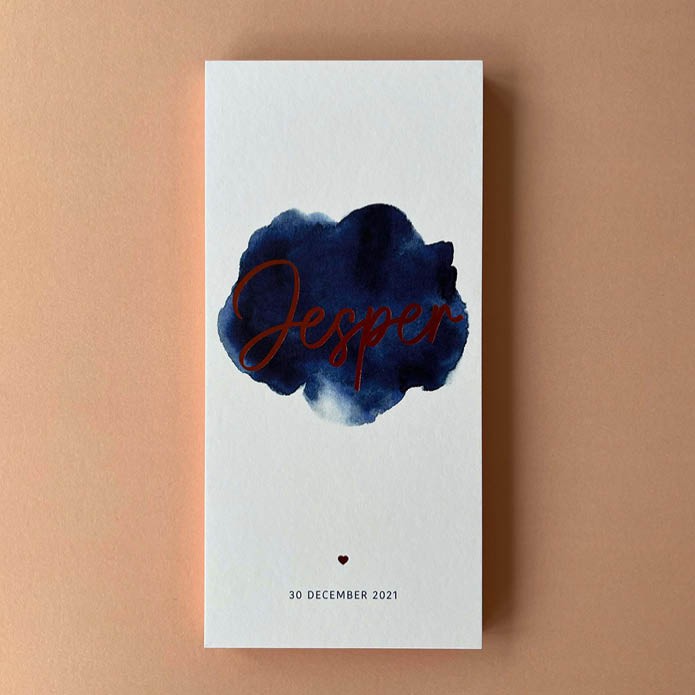 Geboortekaartje met marineblauw watercolor en koperfolie