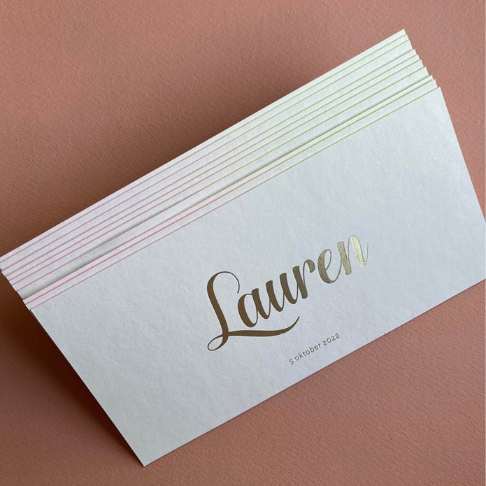 Luxe geboortekaart voor een meisje met wit gouden foliedruk