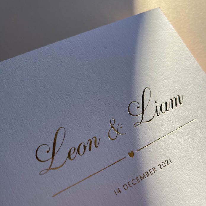 Tweeling geboortekaartje met goudfolie in minimalistische stijl