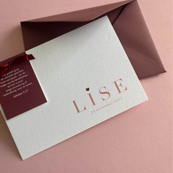 Simpel klassiek geboortekaartje meisje met label