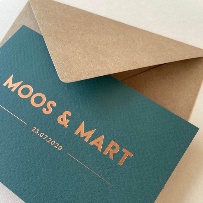 Modern tweeling geboortekaartje in de kleur donkergroen met folie namen