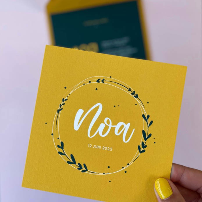 Uniek geboortekaartje voor meisje met krans