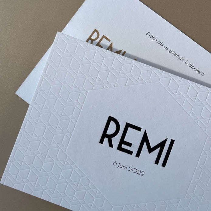 Grafisch geboortekaartje blinddruk jongen