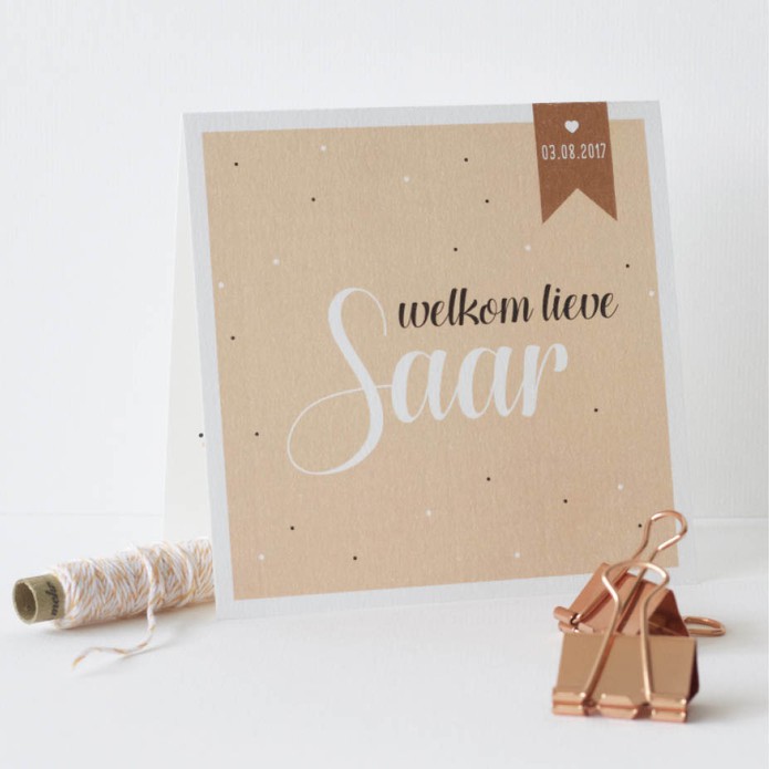 Stoer geboortekaartje meisje met kader en stippen