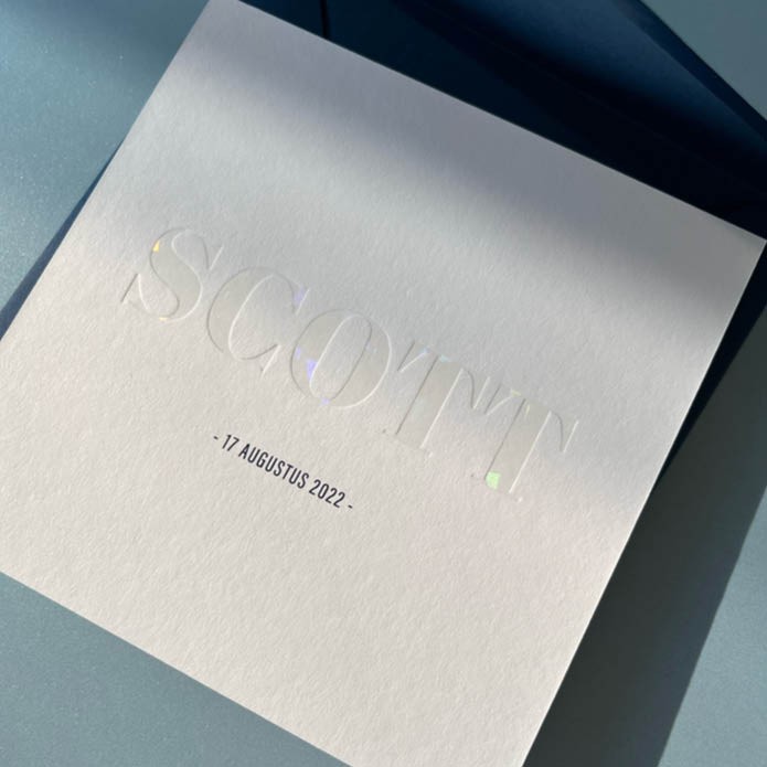 Vierkant geboortekaartje wit met bijzondere folie