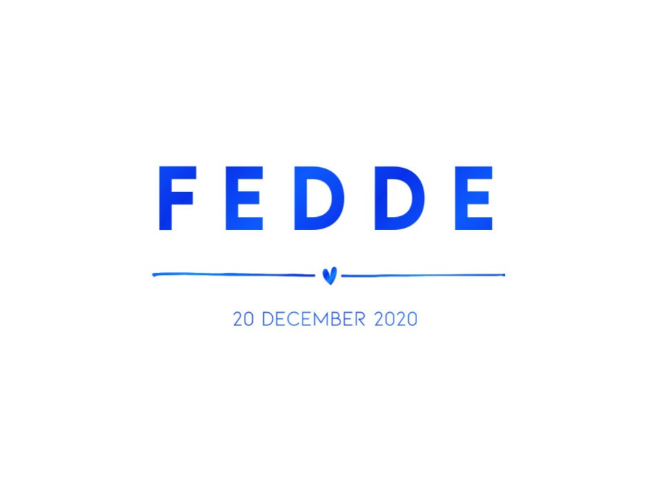 Strak geboortekaartje met blauwe glansfolie en hartje