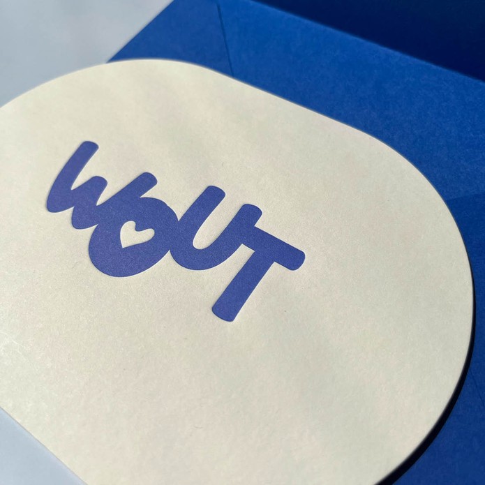 Tijdloos en minimalistisch ontwerp zachtgeel- en blauwtinten in ovale vorm